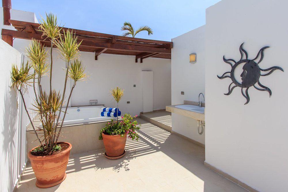 Casa Del Mar Hotel